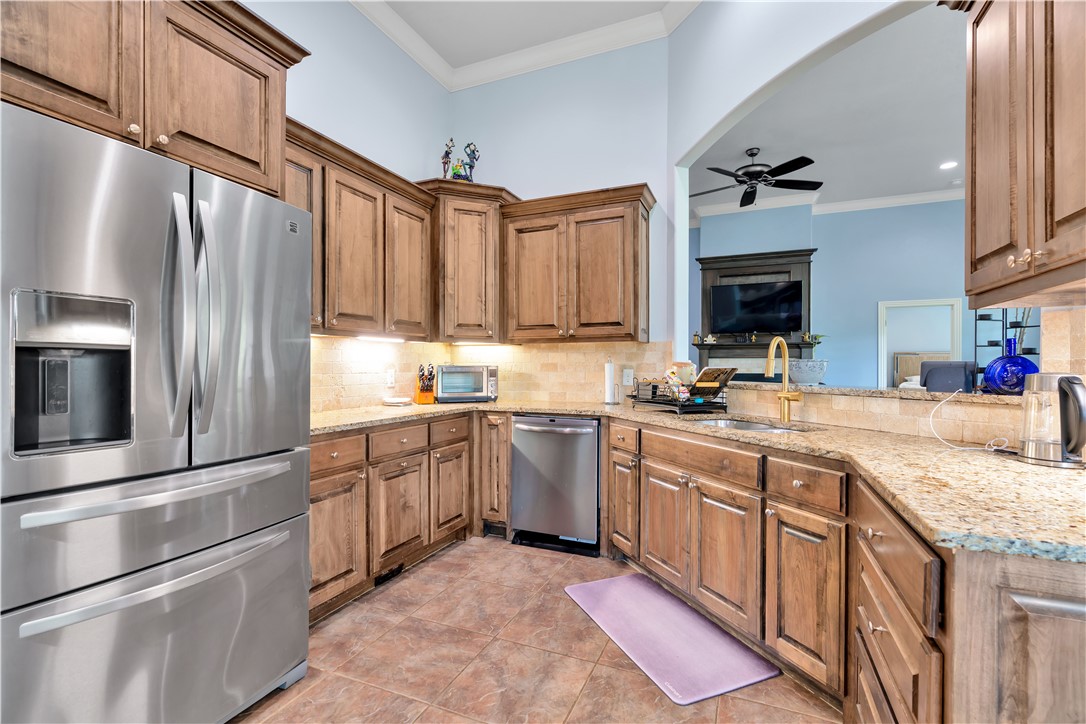 main property photo 12