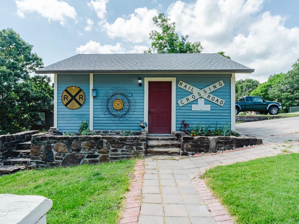 main property photo 28