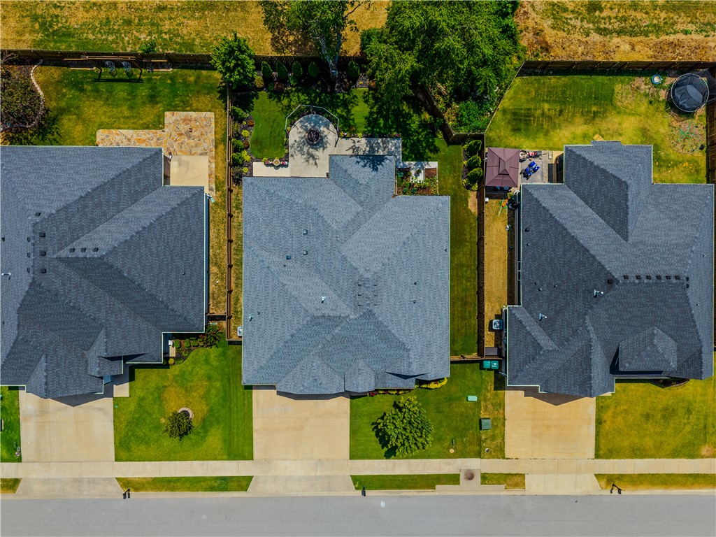 main property photo 44