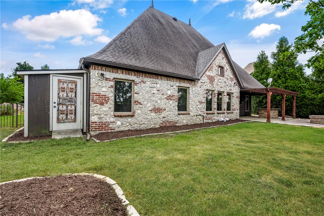 main property photo 35