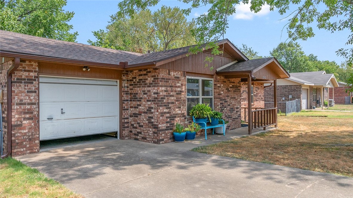 main property photo 17