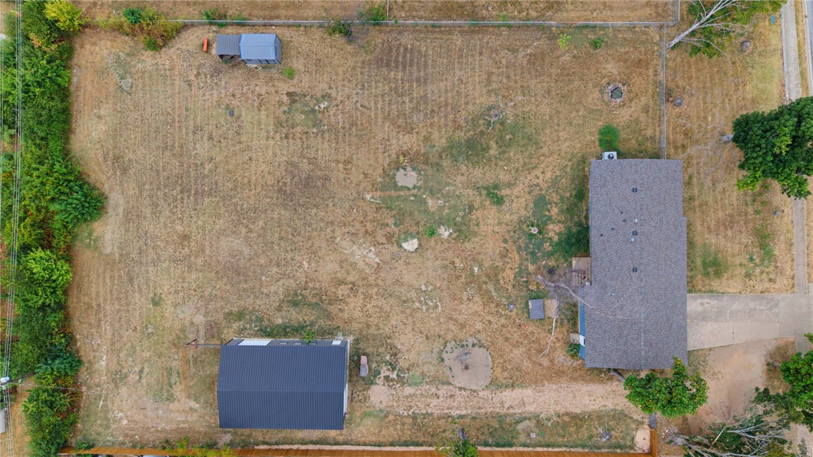 main property photo 25