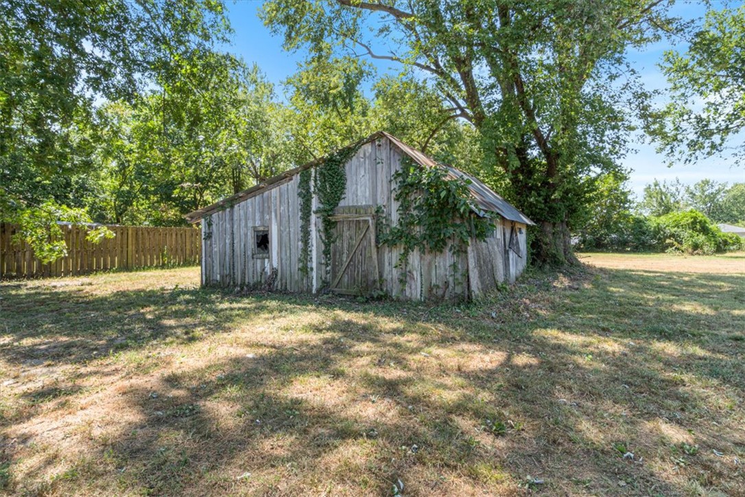 main property photo 20