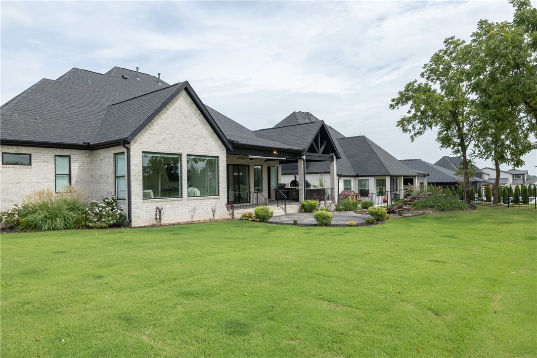 main property photo 50