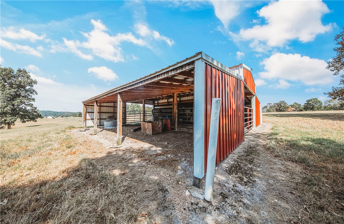 main property photo 40