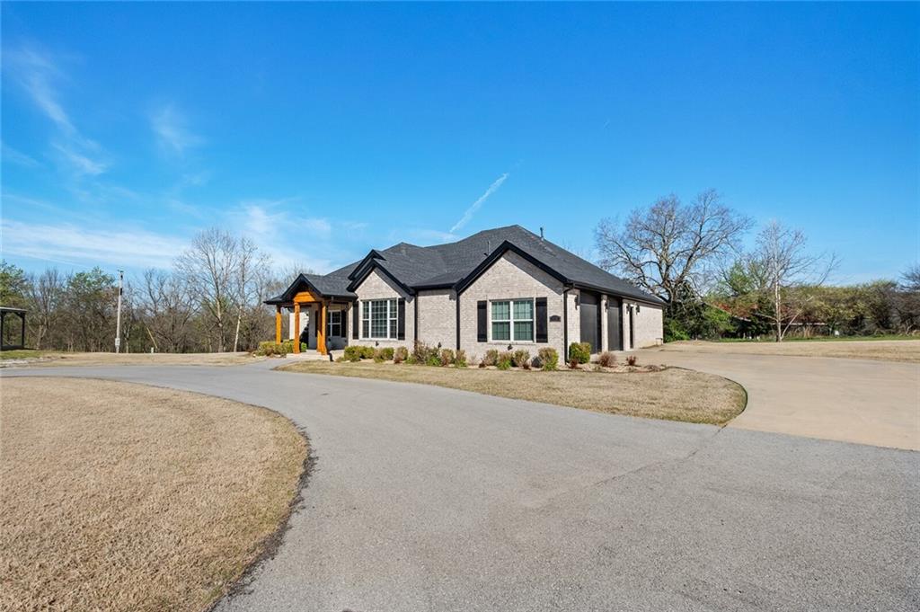main property photo 3