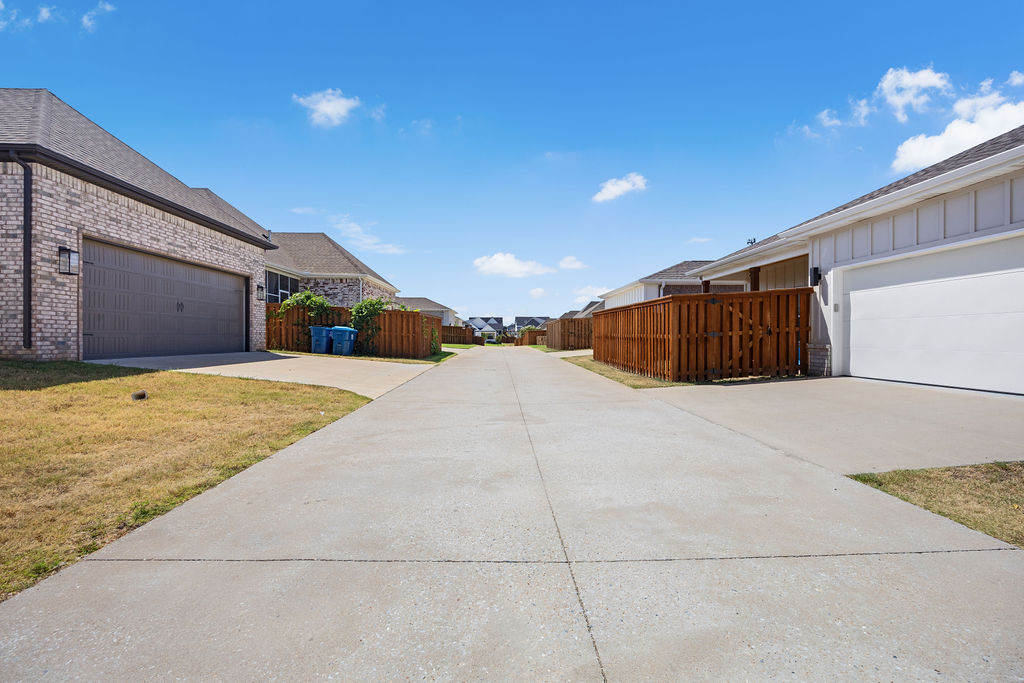 main property photo 32