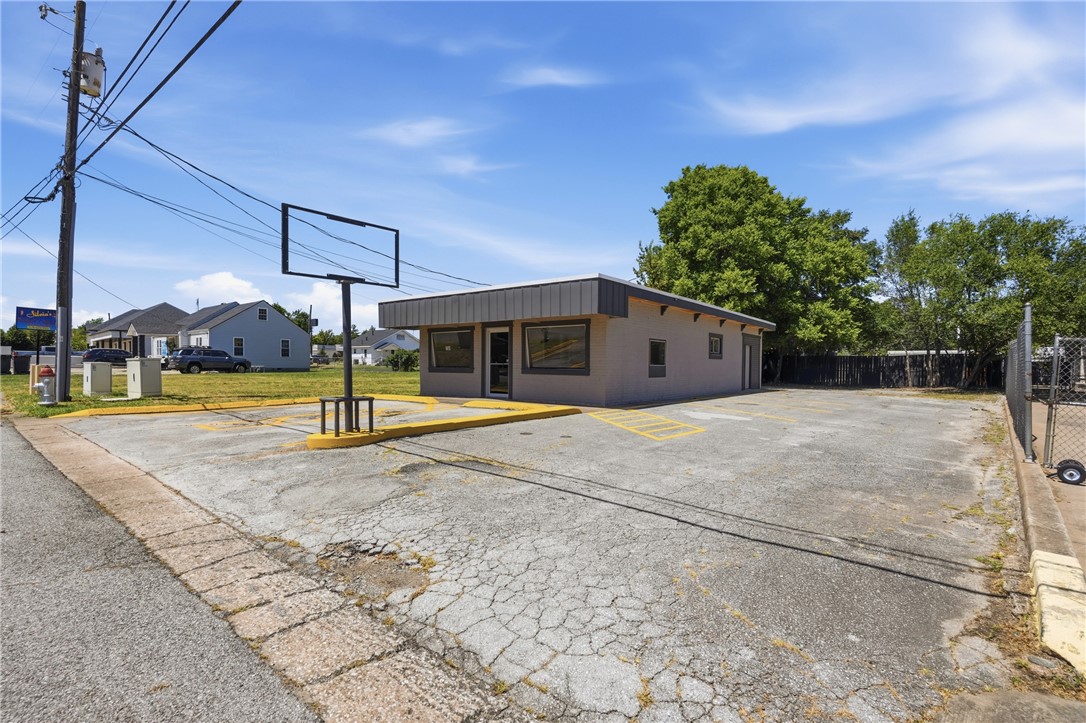 main property photo 26
