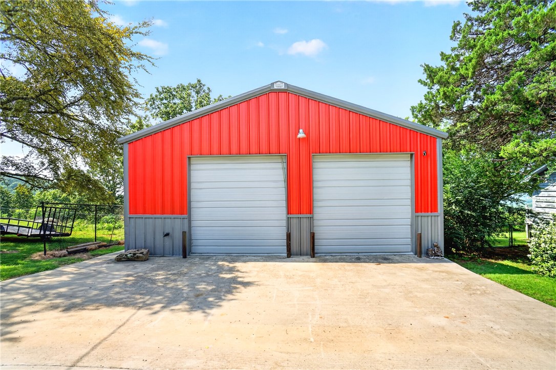 main property photo 50
