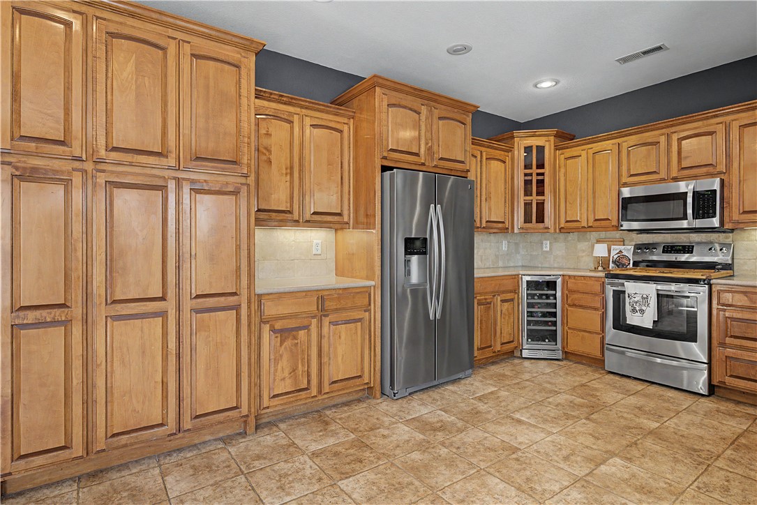 main property photo 17