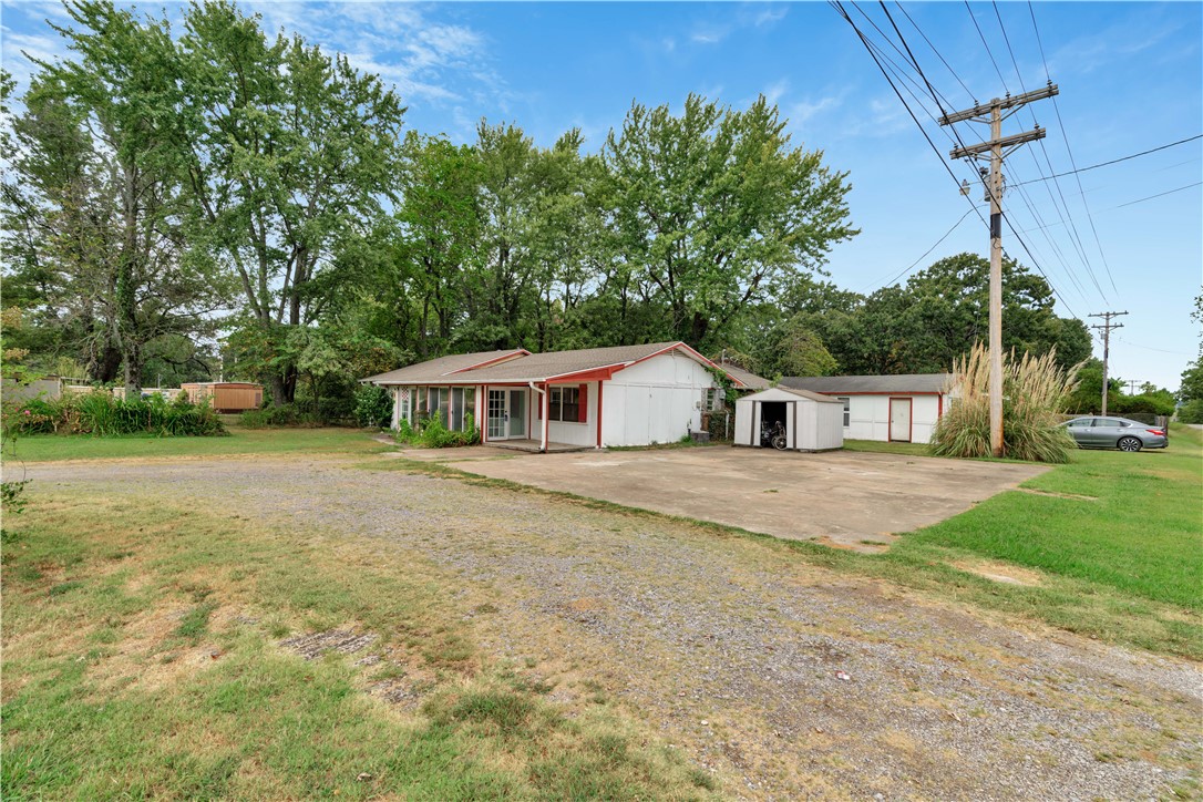 main property photo 40