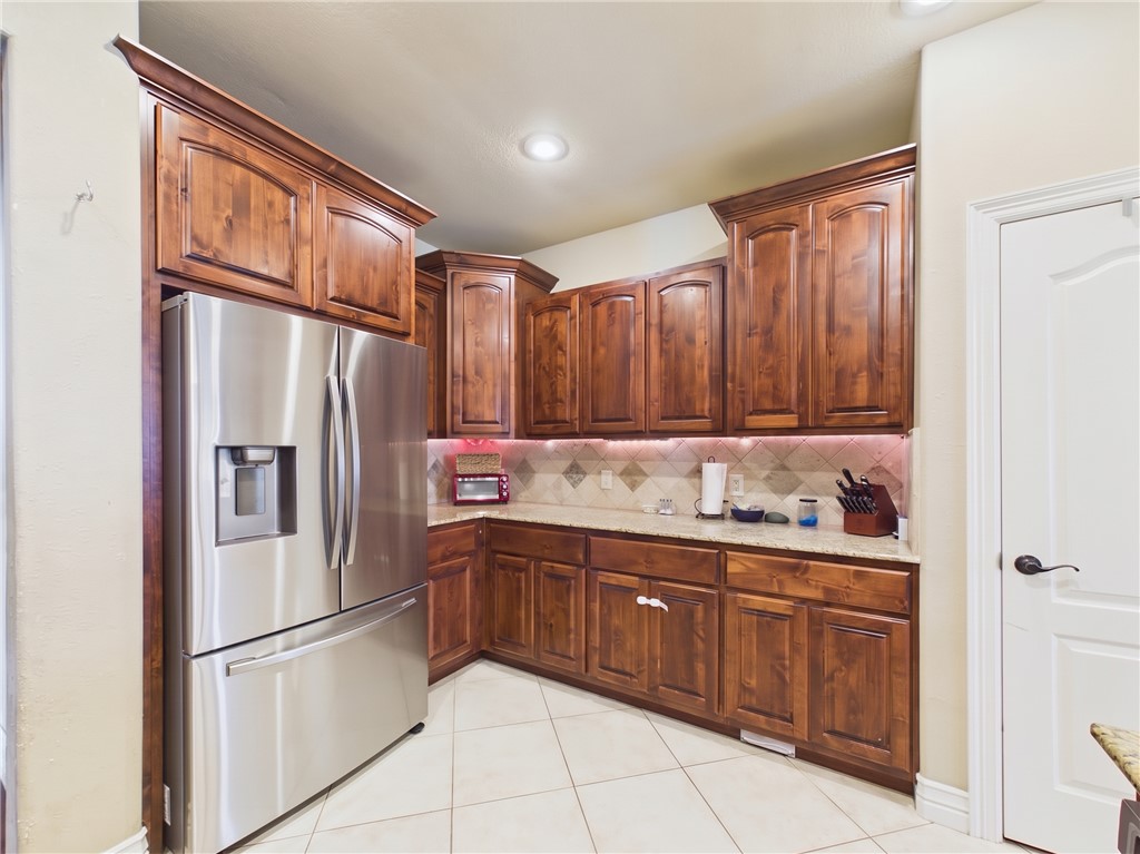 main property photo 10