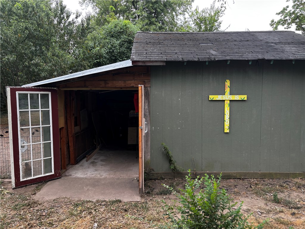 main property photo 18