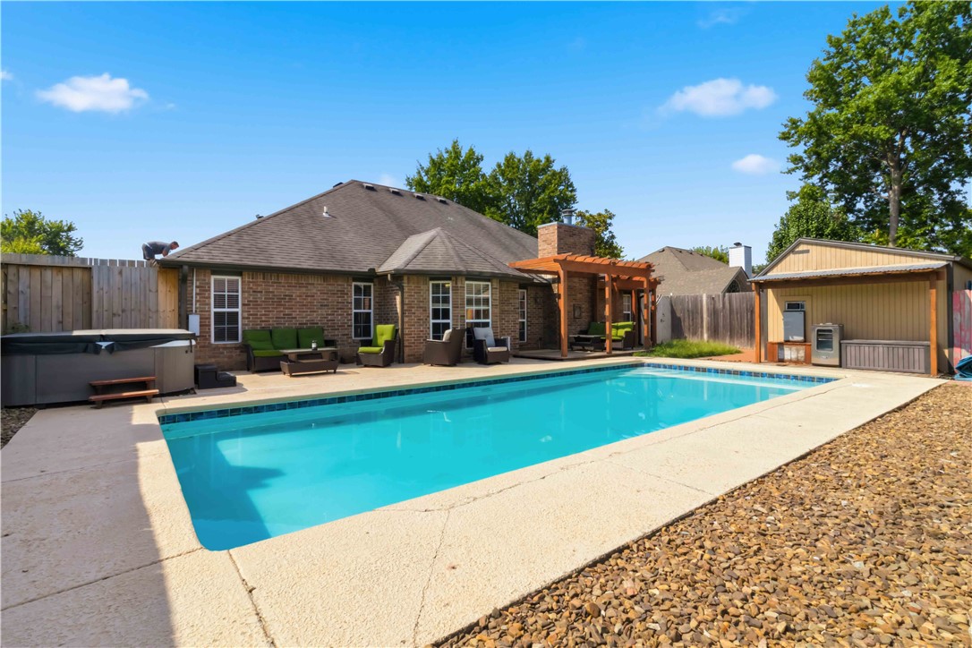main property photo 28