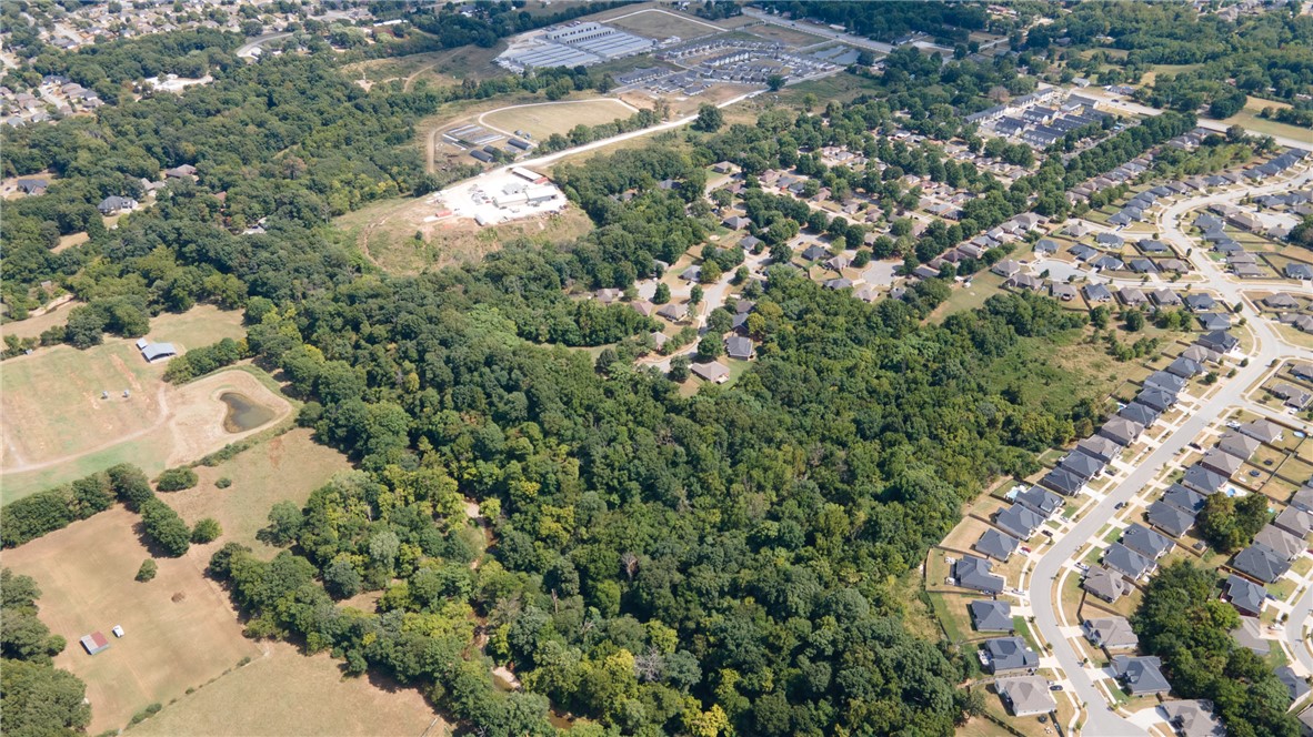 main property photo 40