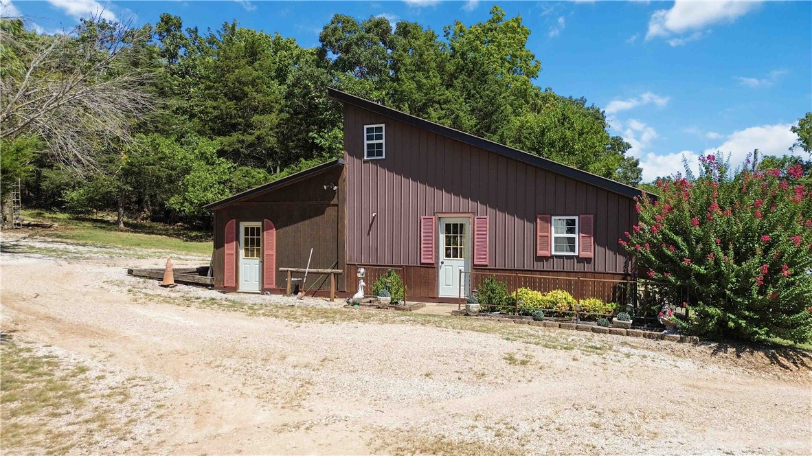 main property photo 17