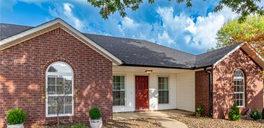 image of property with 3 Bed | 2 Bath | 1,639 Sqft