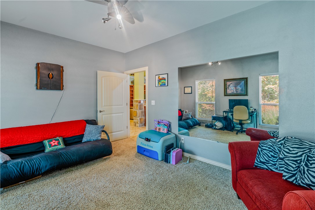main property photo 17