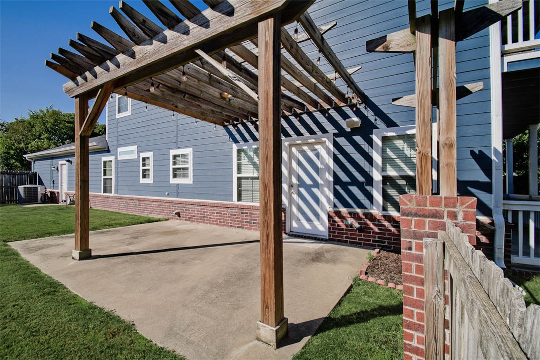 main property photo 23