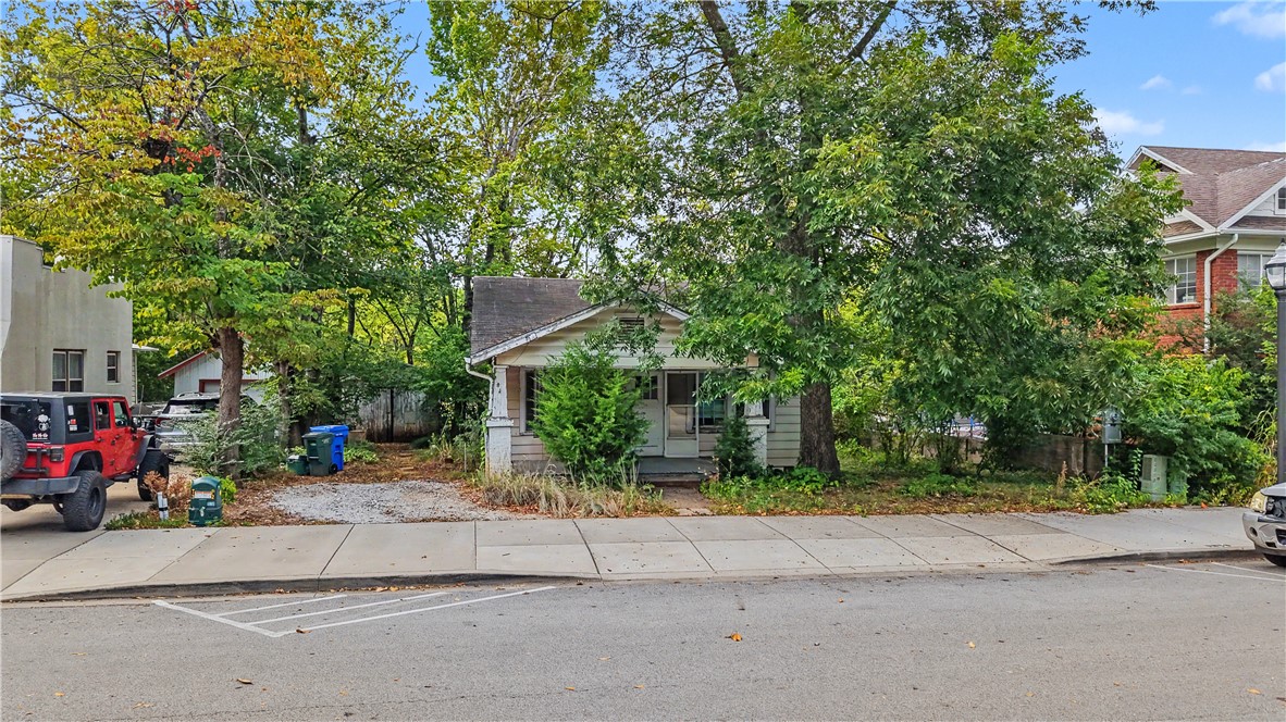 main property photo 13
