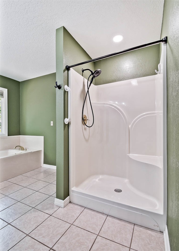 main property photo 17