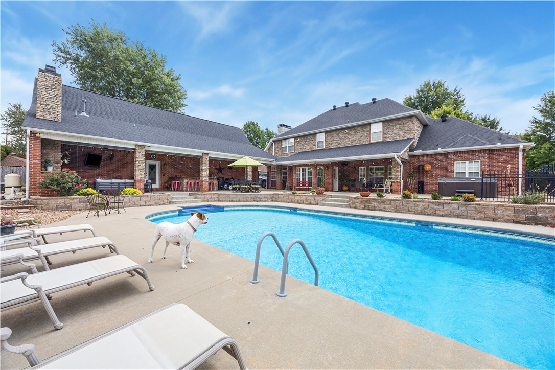 main property photo 45