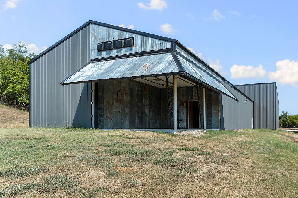 main property photo 38