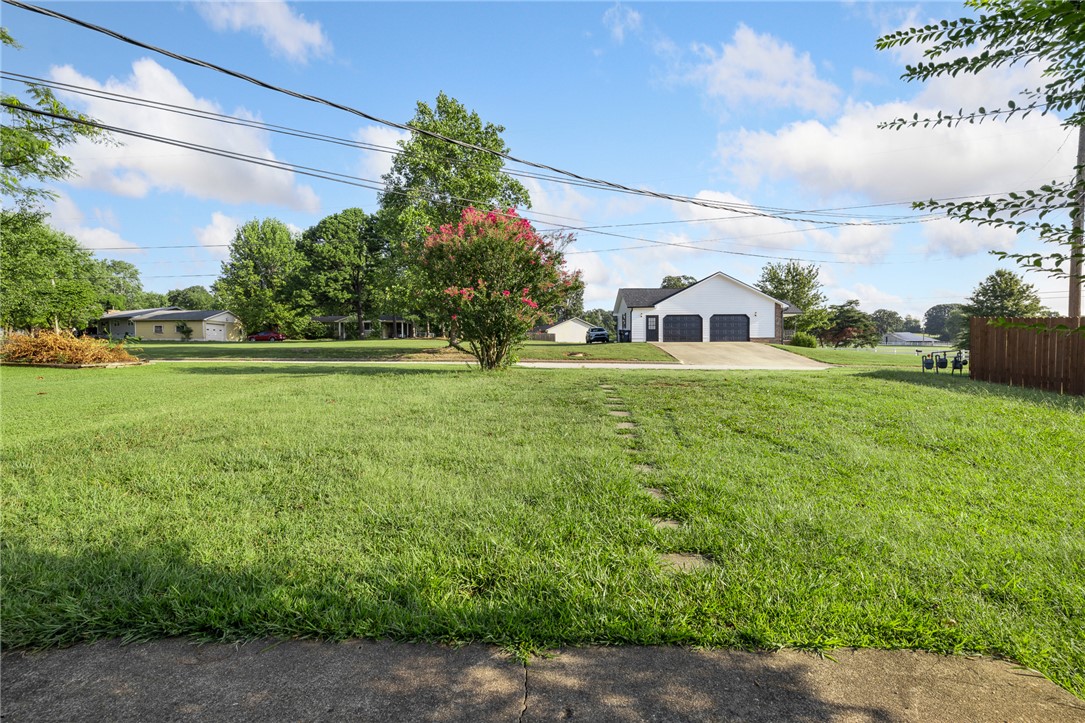 main property photo 19