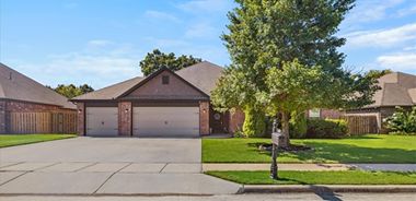 image of property with 4 Bed | 2 Bath | 2,569 Sqft