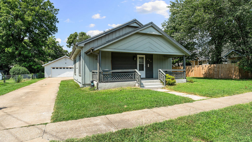 main property photo 13