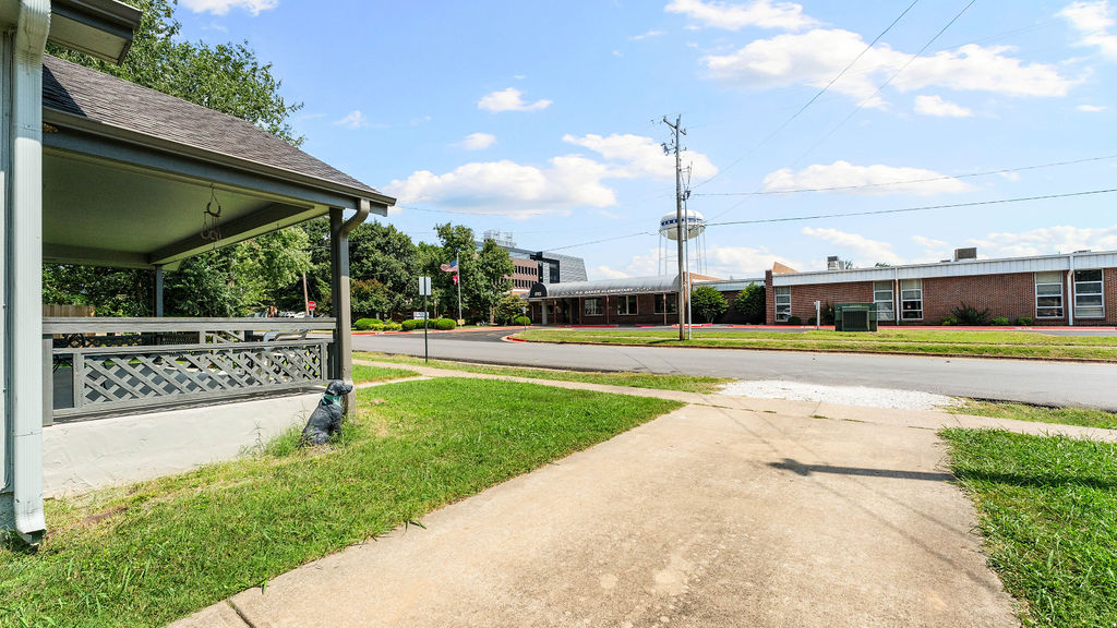 main property photo 14