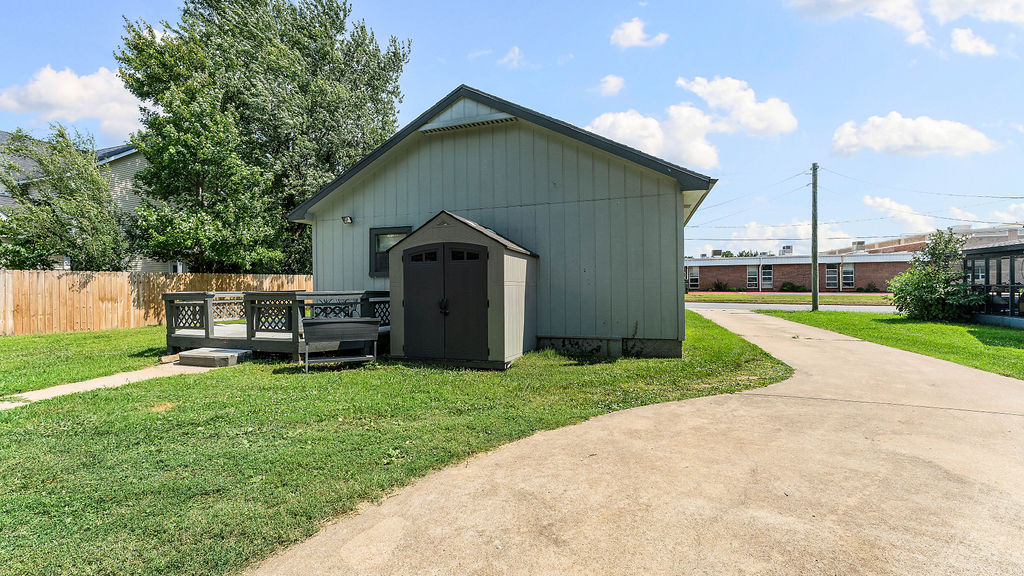main property photo 16