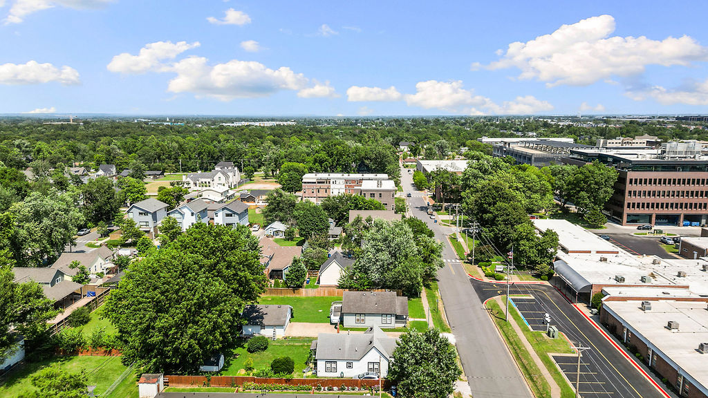 main property photo 9