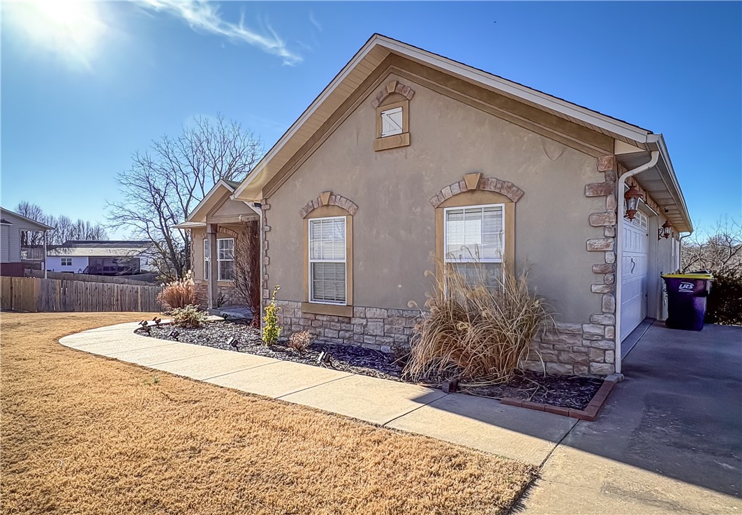 main property photo 12