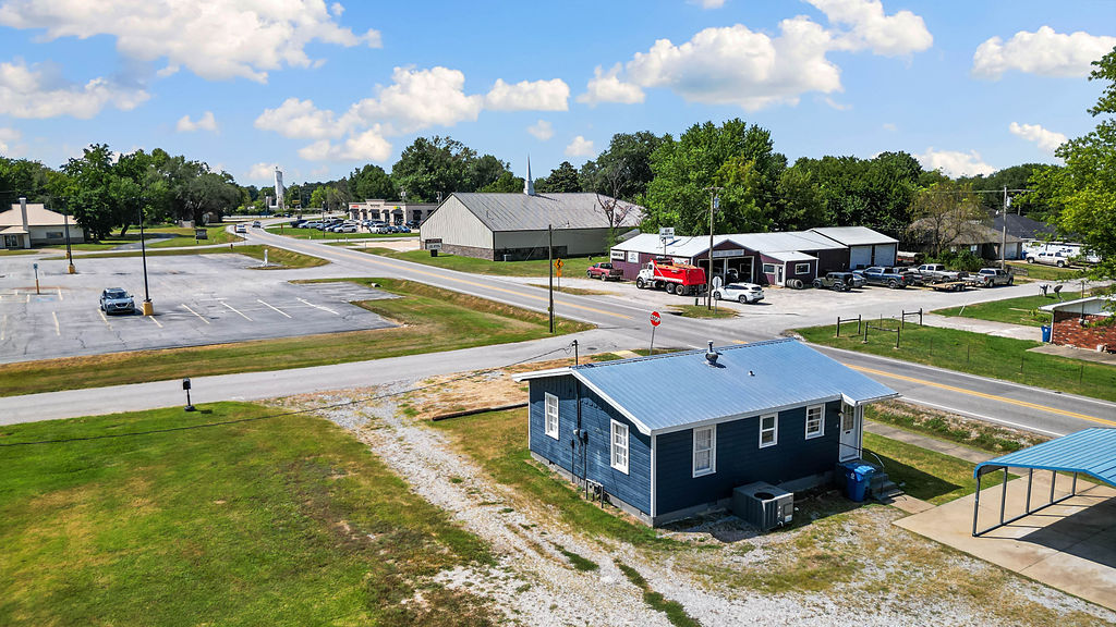 main property photo 17