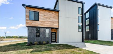 image of property with 3 Bed | 2 Bath | 1,565 Sqft