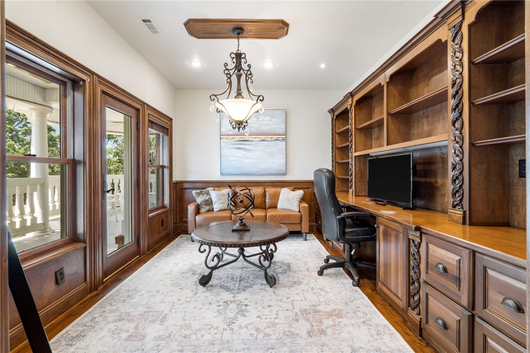 main property photo 31