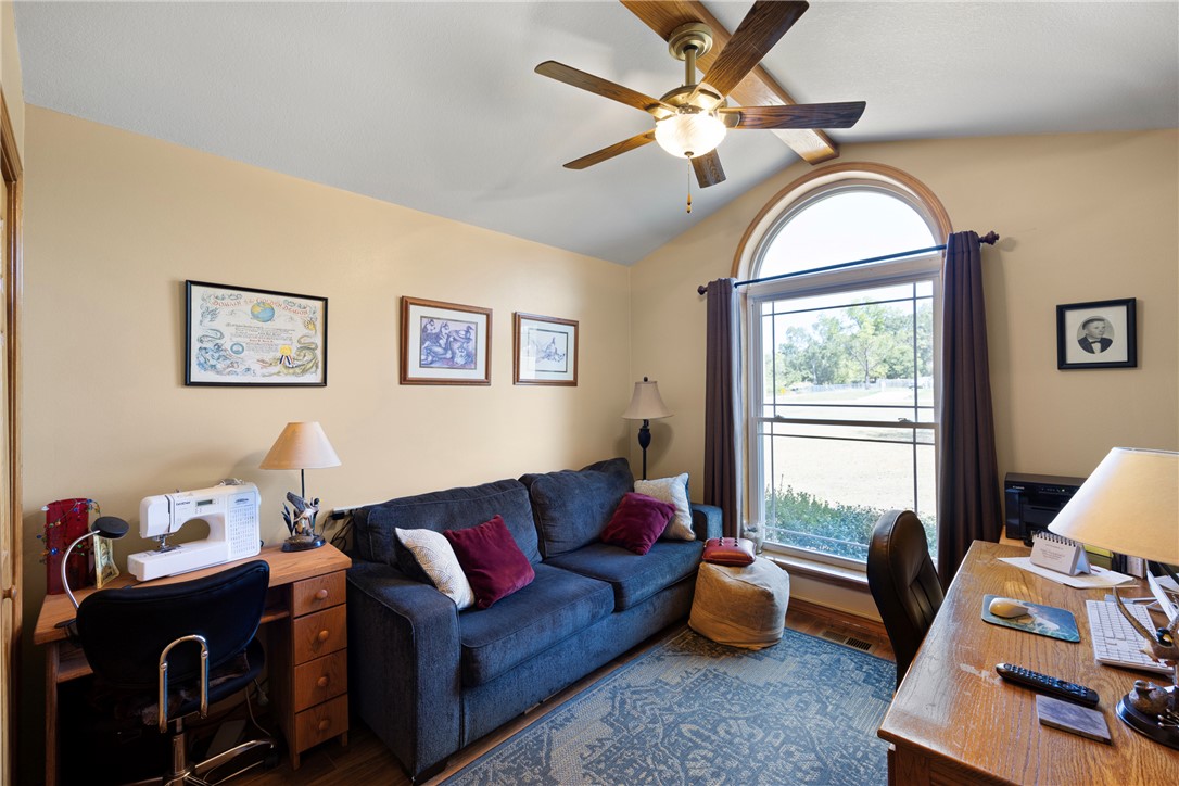 main property photo 25