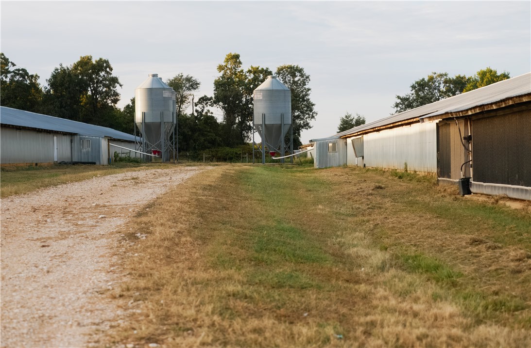 main property photo 11