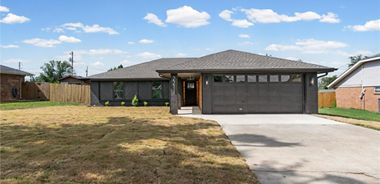 image of property with 3 Bed | 2 Bath | 1,552 Sqft