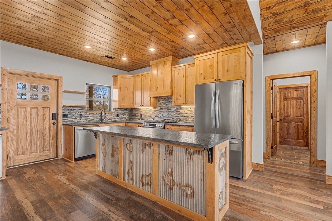 main property photo 17