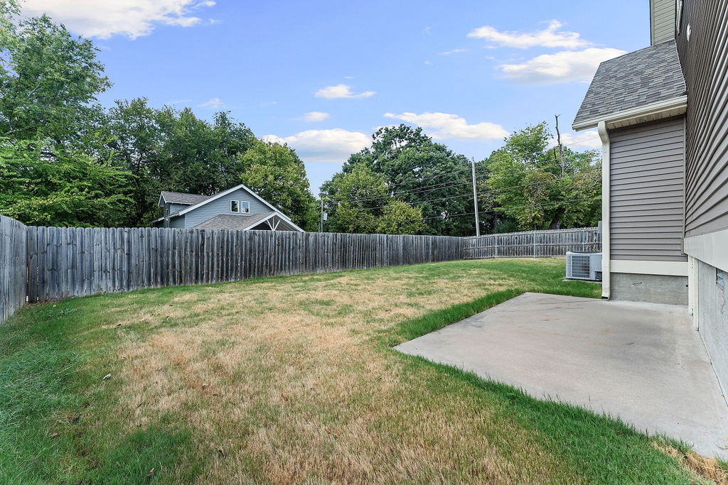 main property photo 32