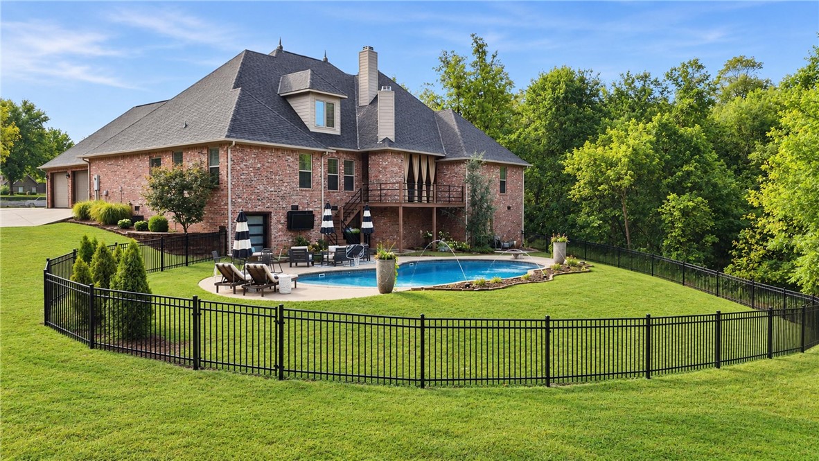 main property photo 40