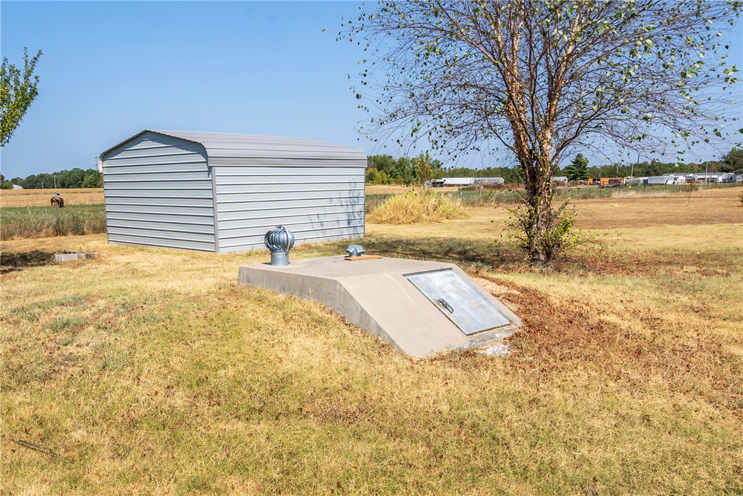 main property photo 23