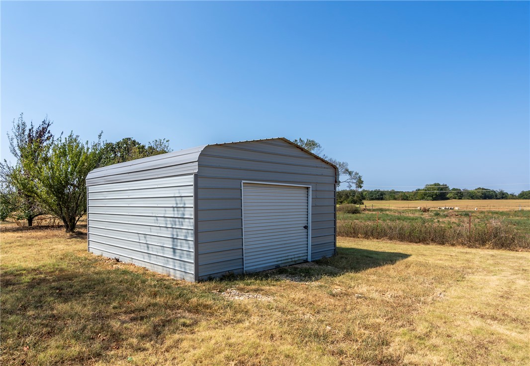 main property photo 25