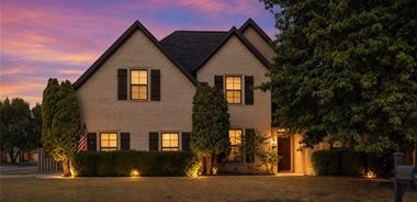 image of property with 4 Bed | 2 Bath | 2,360 Sqft