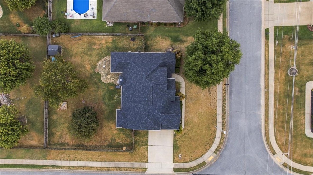 main property photo 27