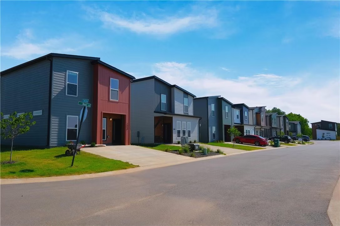 main property photo 30