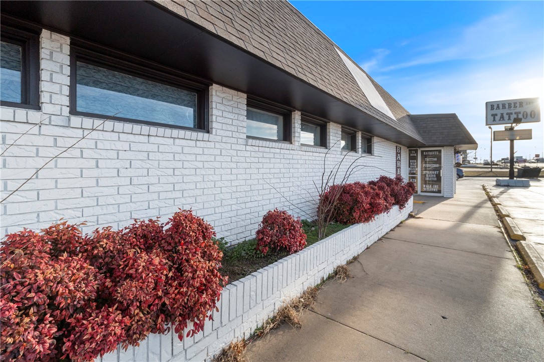 main property photo 30