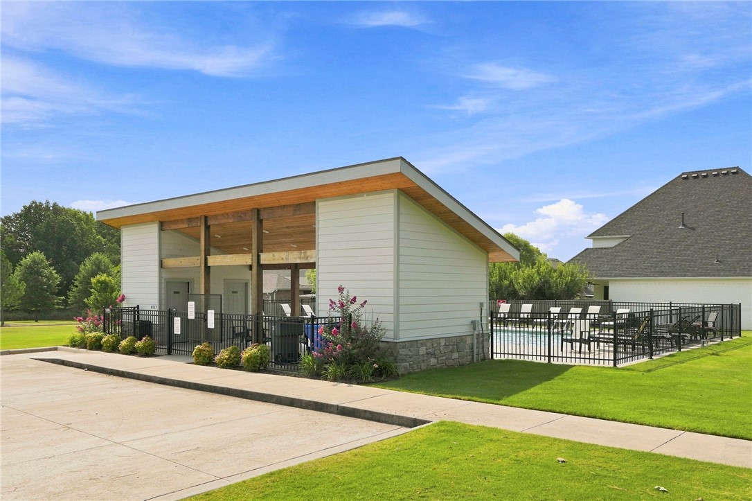 main property photo 32